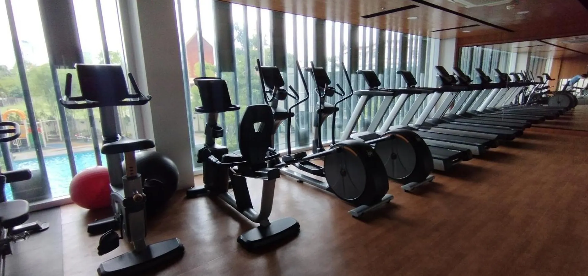 Aparthotel Airy Studio Condo At Mesatierra Garden Residences Davao Philippines